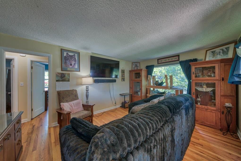 2105 Stampede Ave — photo 11 of 25
