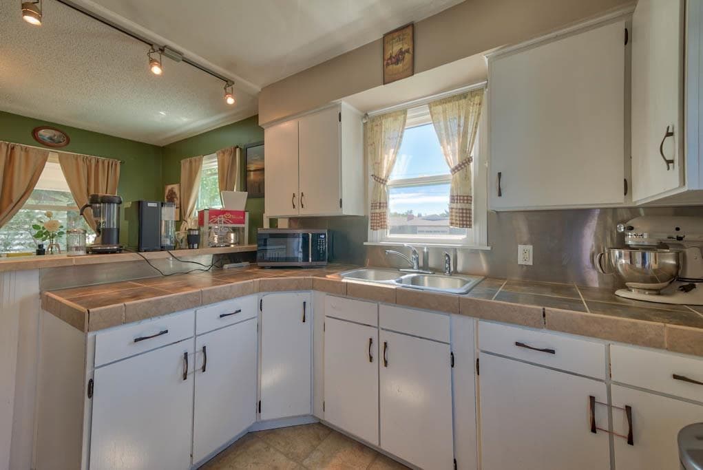 2105 Stampede Ave — photo 5 of 25