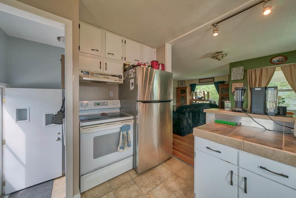 2105 Stampede Ave — photo 8 of 25