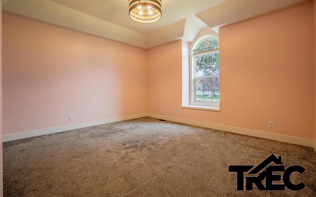 642 Cedarwood — photo 14 of 25