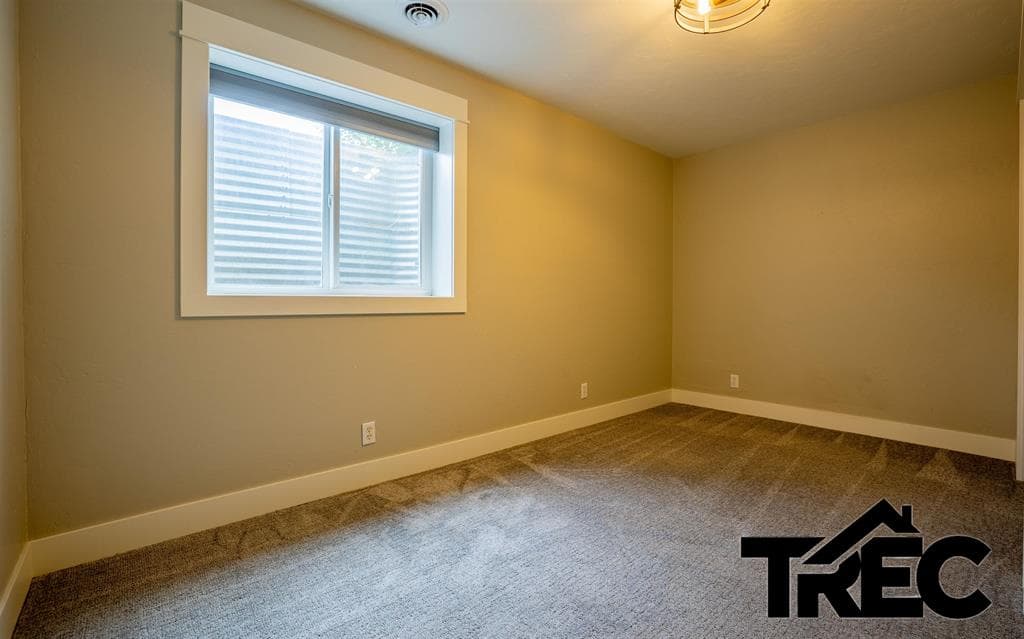 642 Cedarwood — photo 24 of 25