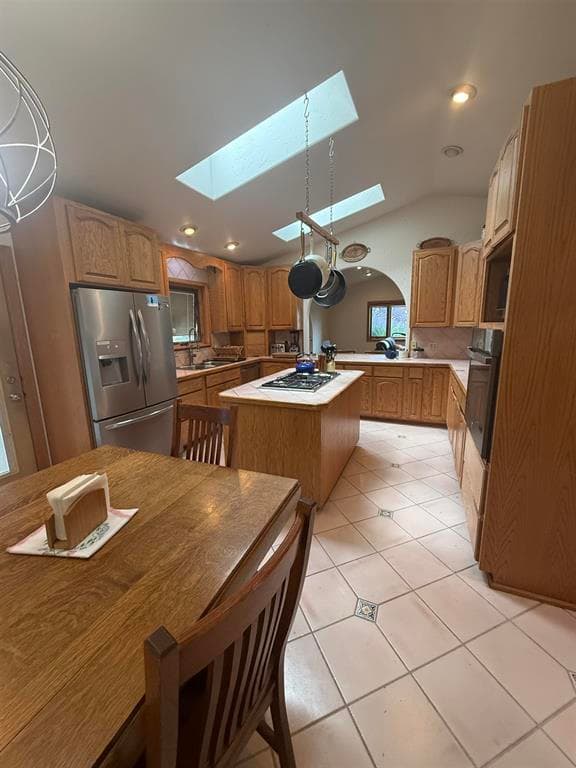 24 Moonlite Dr — photo 3 of 19