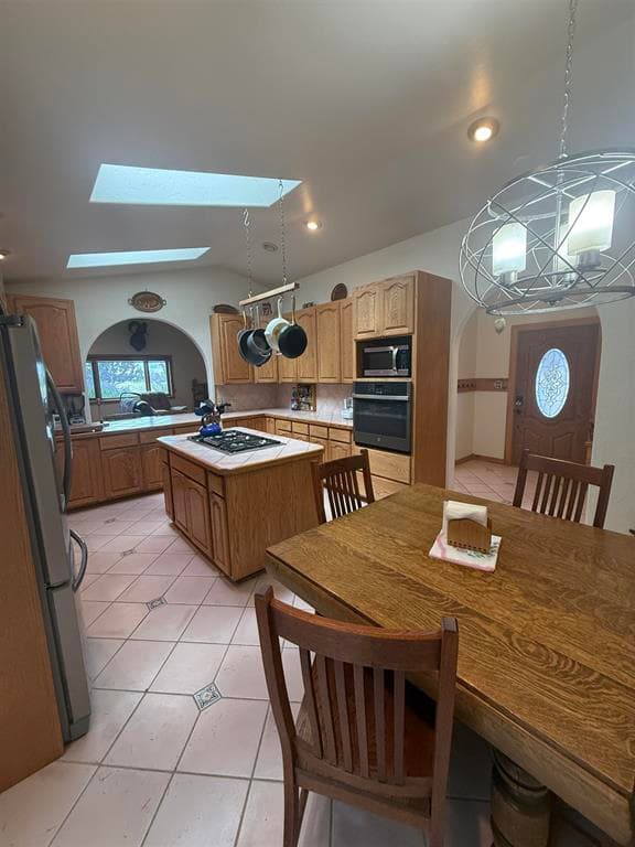 24 Moonlite Dr — photo 4 of 19