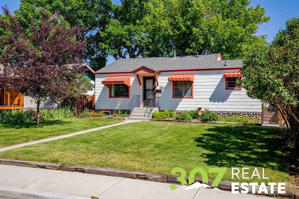 1927 Beck Ave — photo 2 of 25