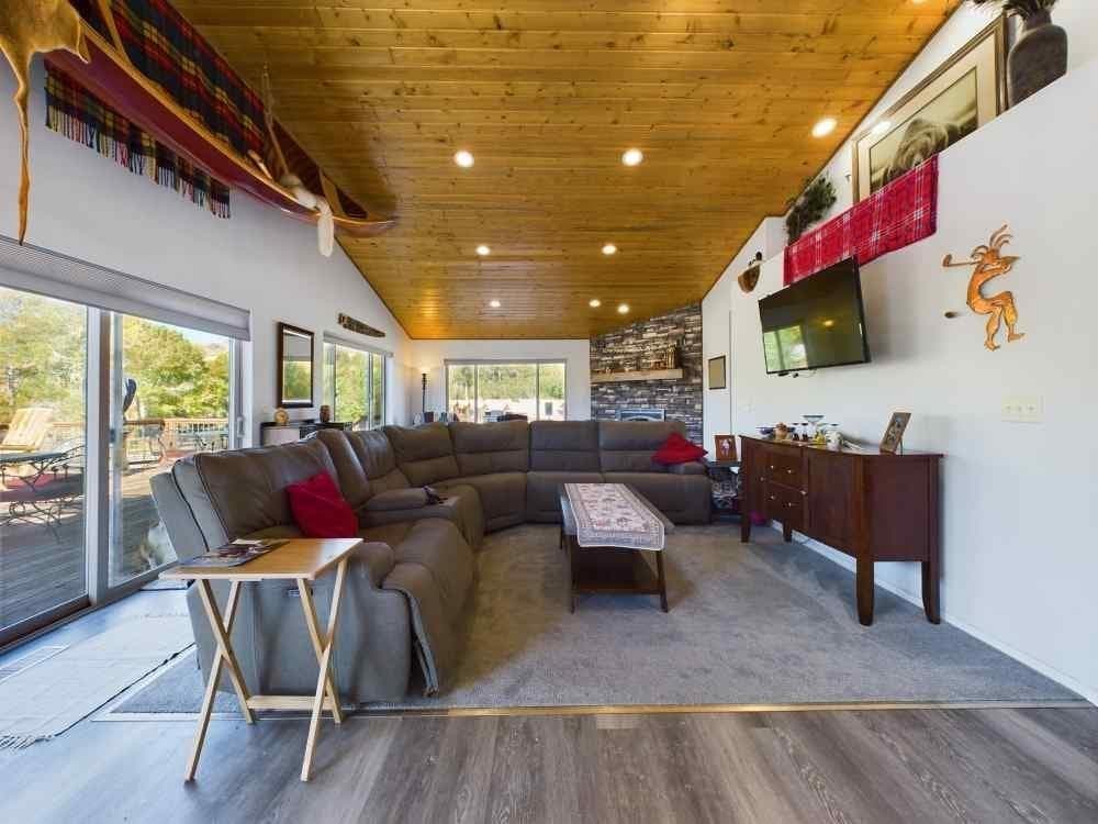 1 Streamside Dr — photo 14 of 25