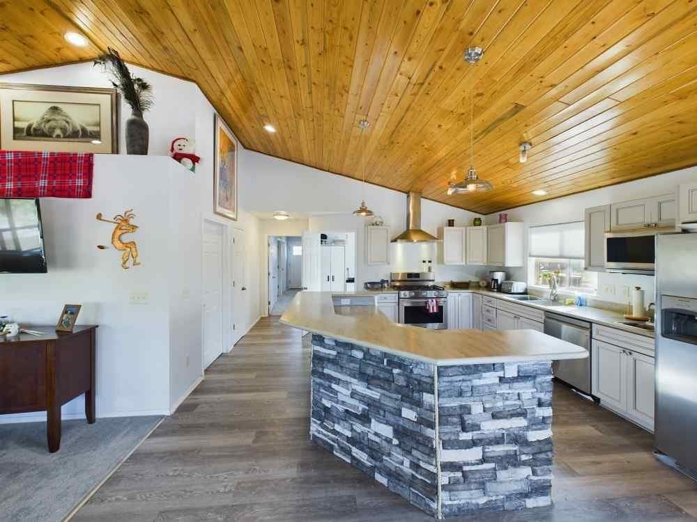 1 Streamside Dr — photo 17 of 25