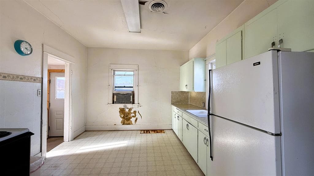 809 Robertson Ave — photo 15 of 25