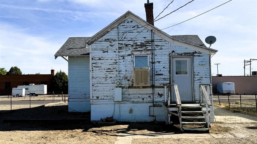 809 Robertson Ave — photo 4 of 25