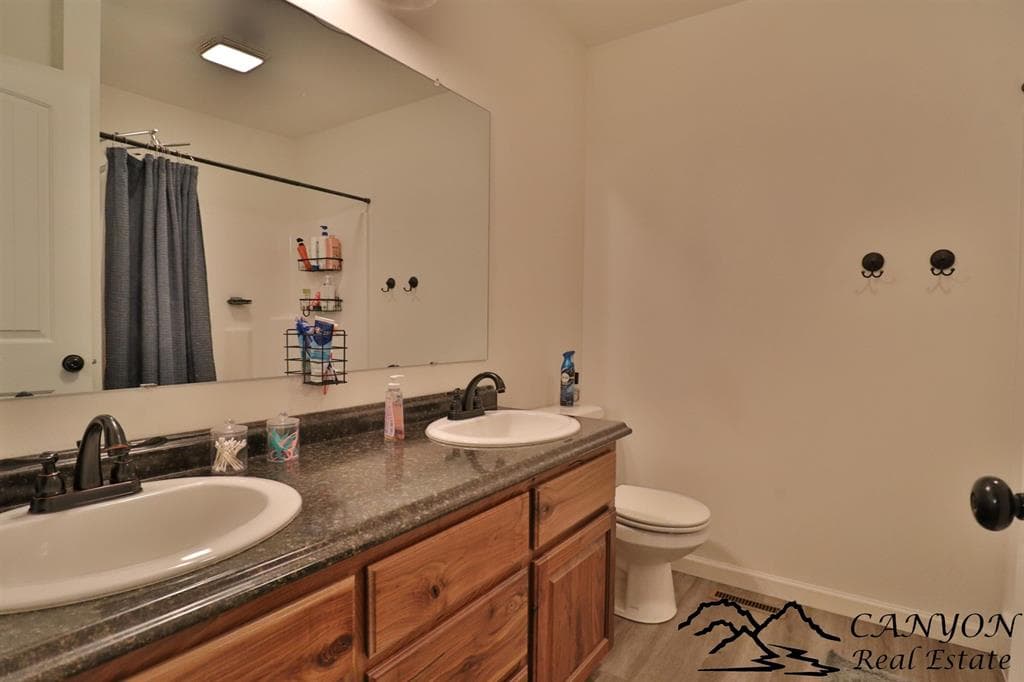 1130 Van Pl — photo 11 of 23