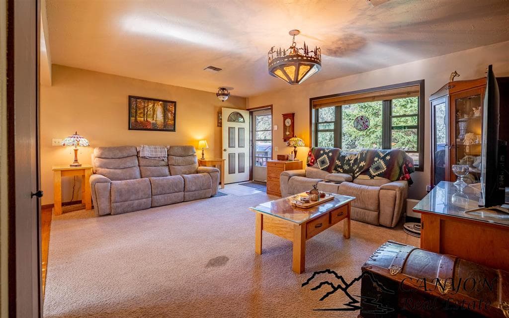 2120 Southfork St — photo 2 of 25