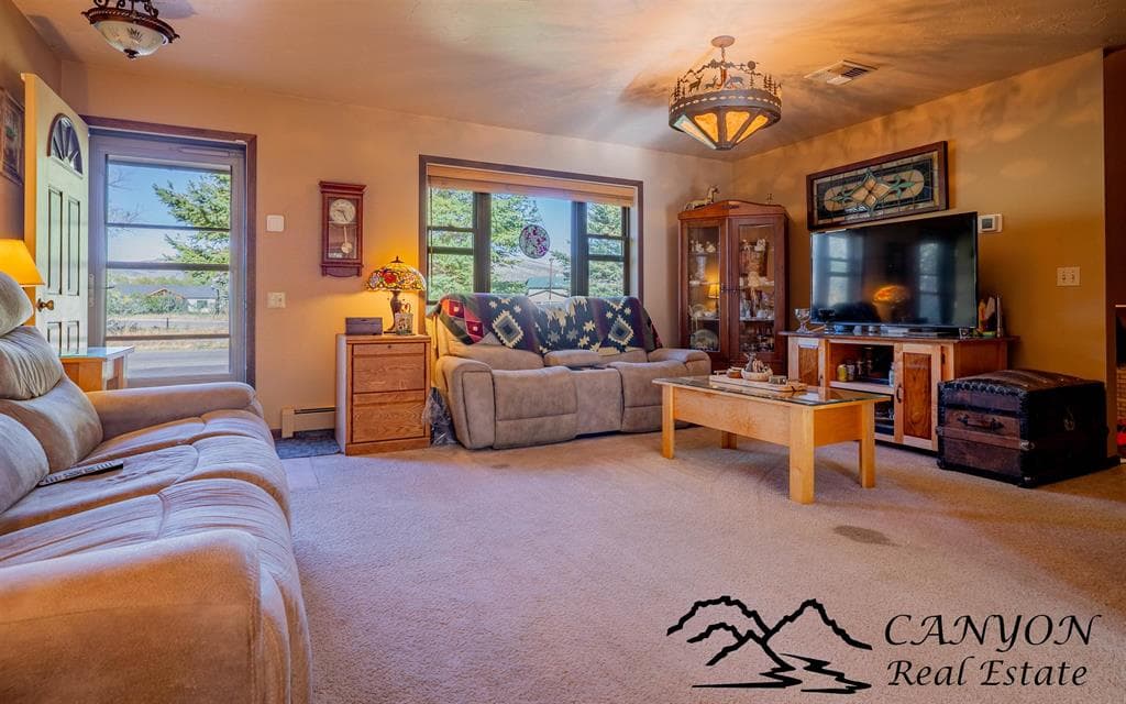 2120 Southfork St — photo 3 of 25