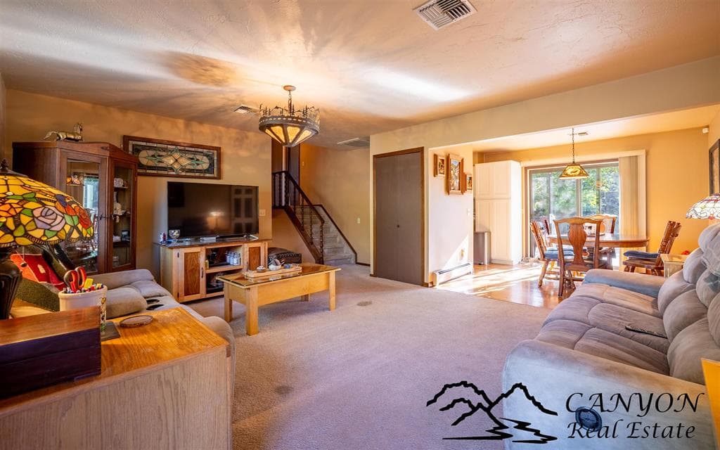 2120 Southfork St — photo 4 of 25