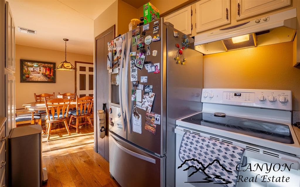 2120 Southfork St — photo 8 of 25
