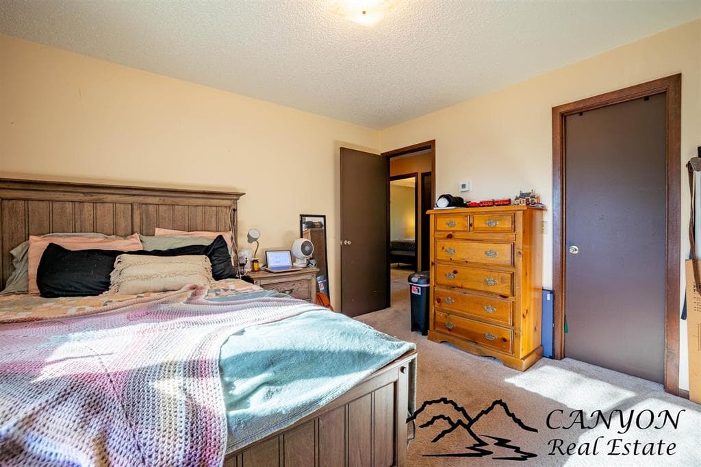 2120 Southfork St — photo 9 of 25
