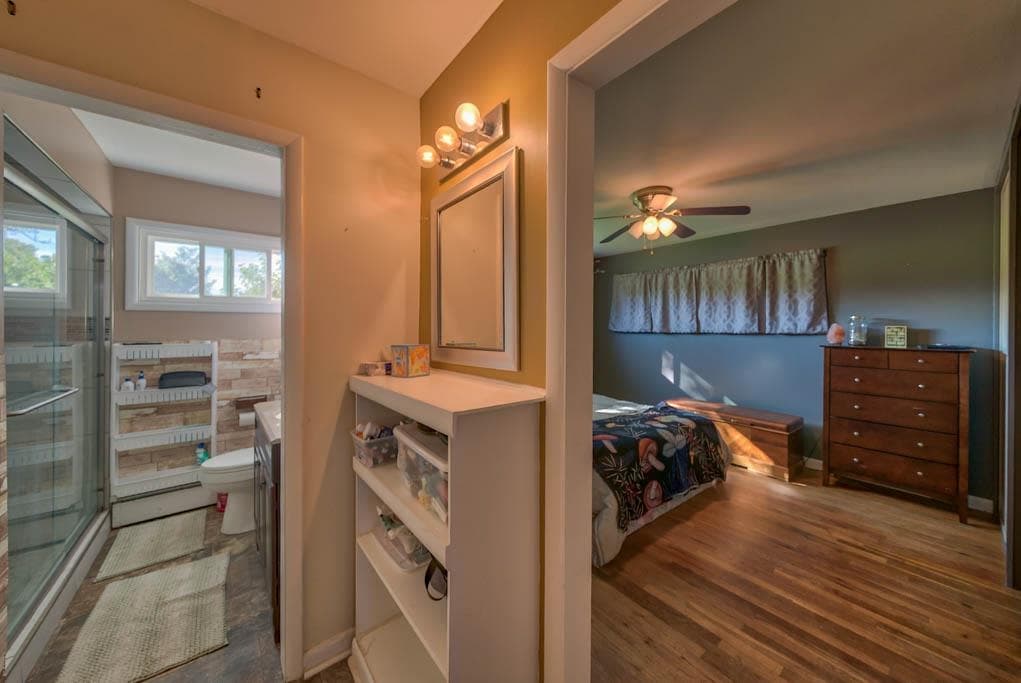 2113 N Kerper Blvd — photo 17 of 25