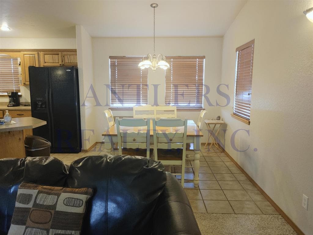 2811 Lincoln Ave — photo 4 of 14