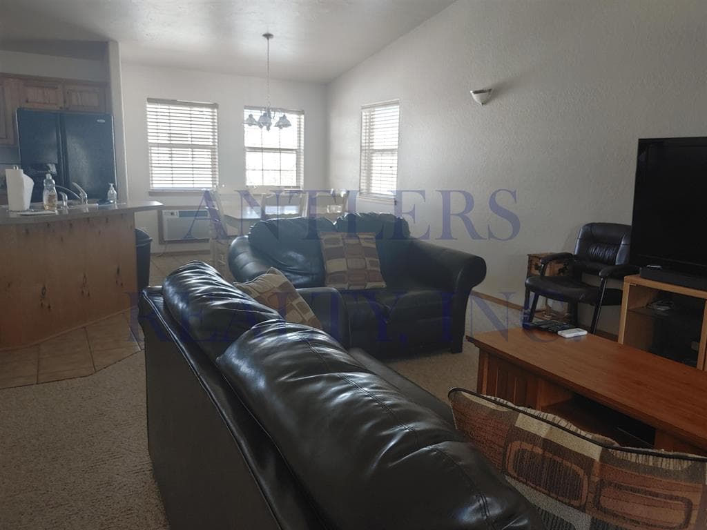2811 Lincoln Ave — photo 6 of 14