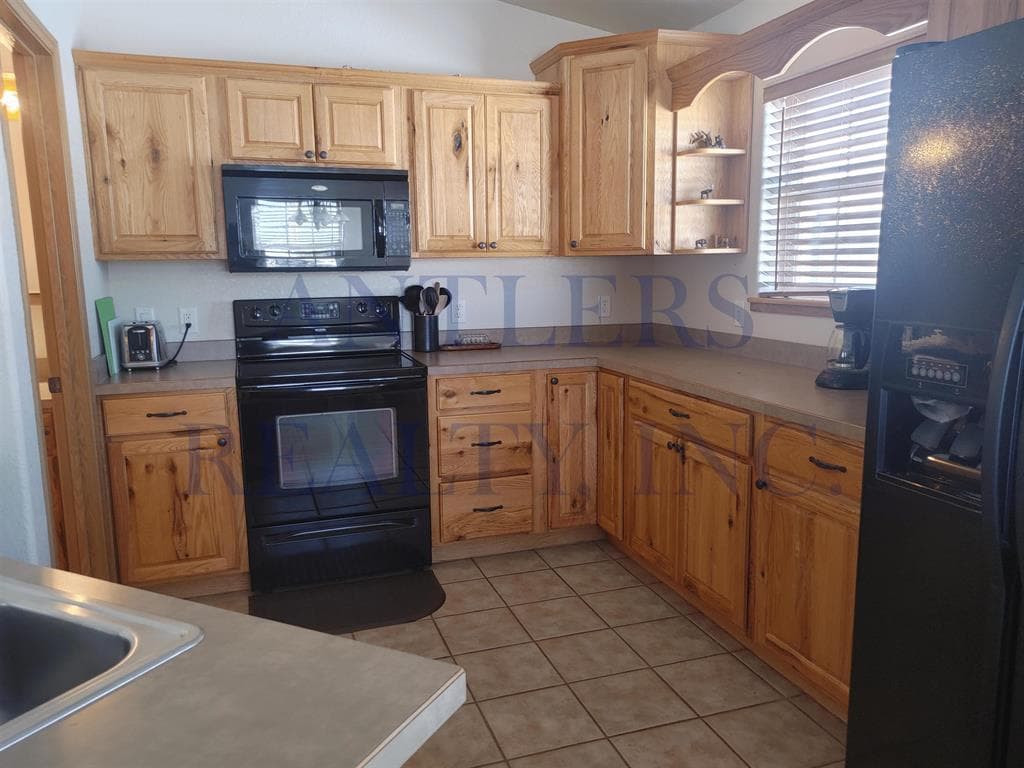 2811 Lincoln Ave — photo 9 of 14
