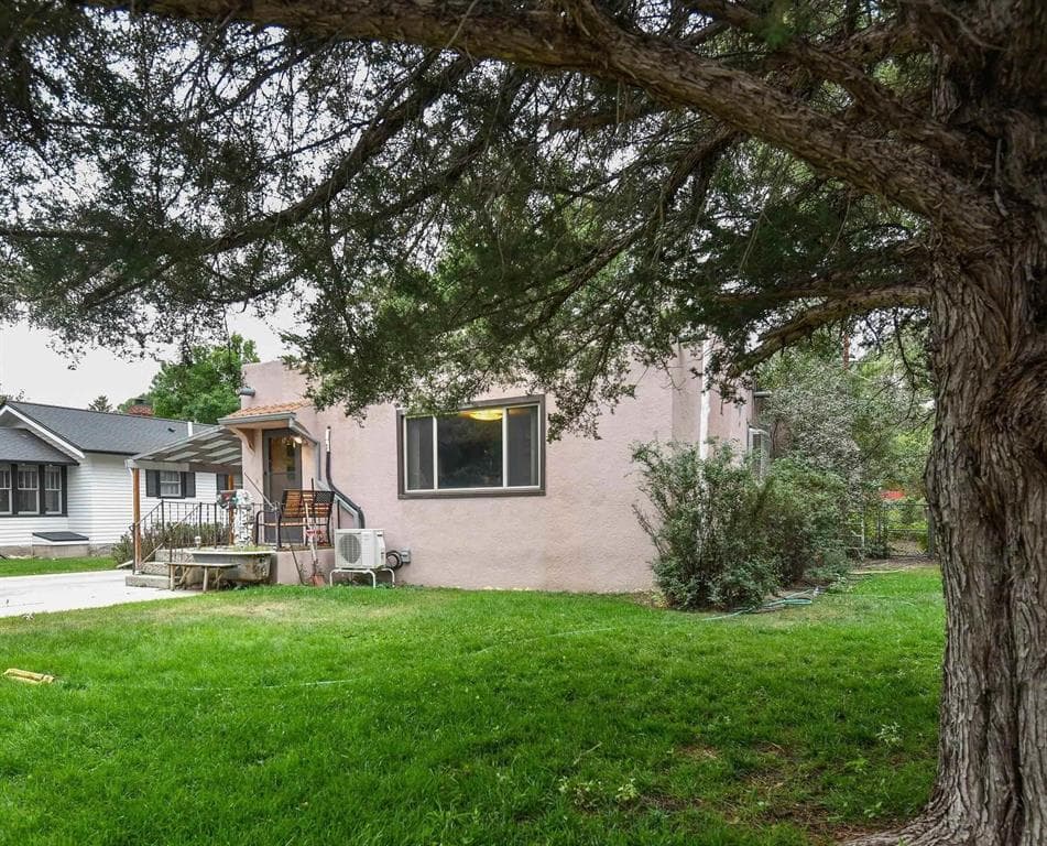 908 Canyon Ave photo 1