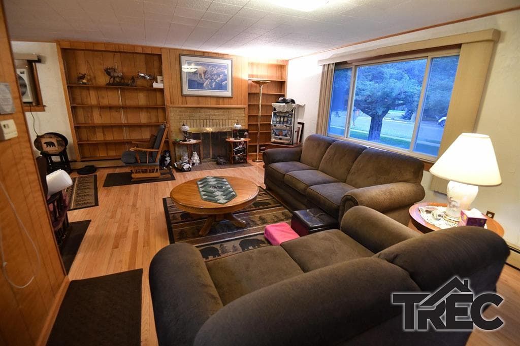 908 Canyon Ave — photo 2 of 25