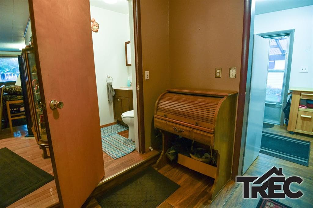 908 Canyon Ave — photo 14 of 25