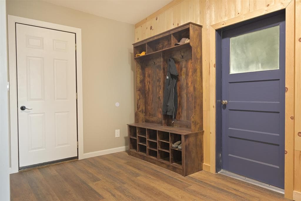 556 N Clark St — photo 2 of 24