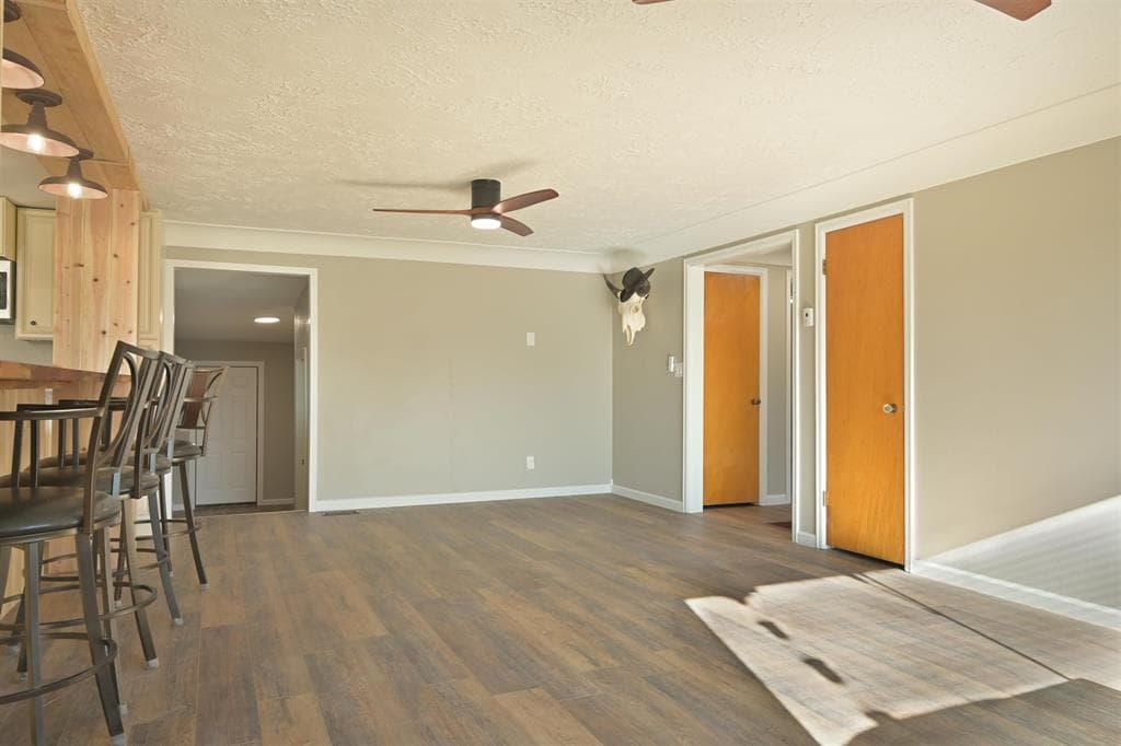 556 N Clark St — photo 12 of 24