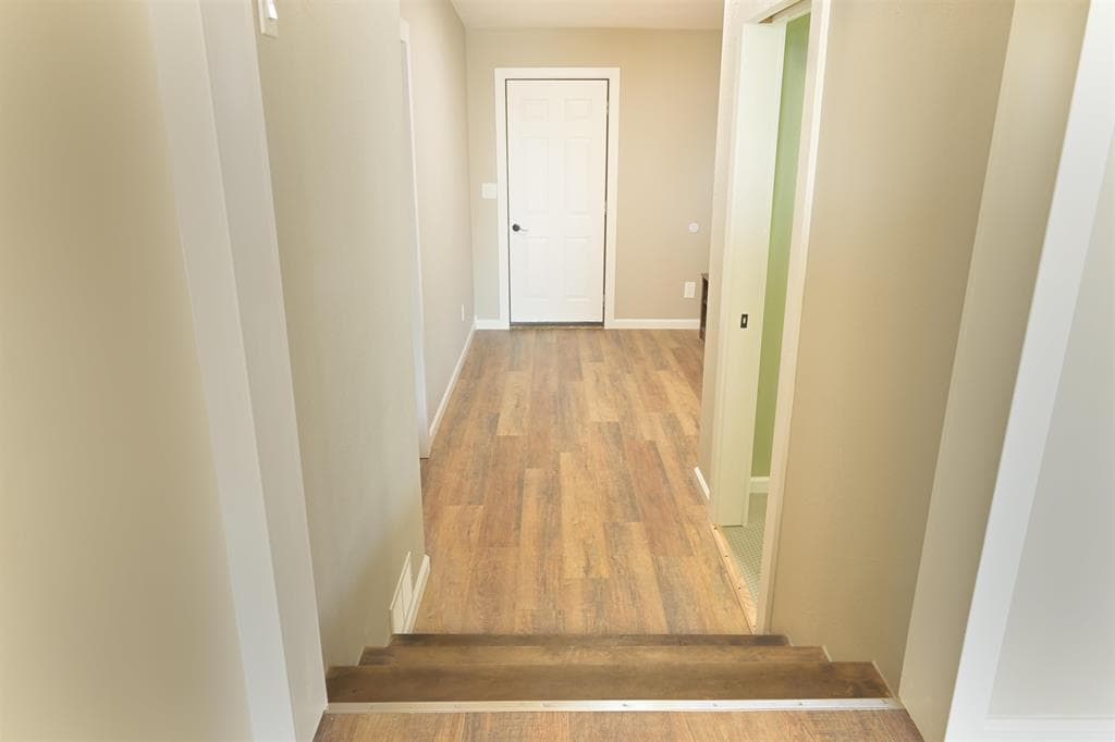 556 N Clark St — photo 14 of 24