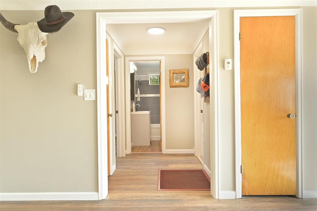 556 N Clark St — photo 15 of 24