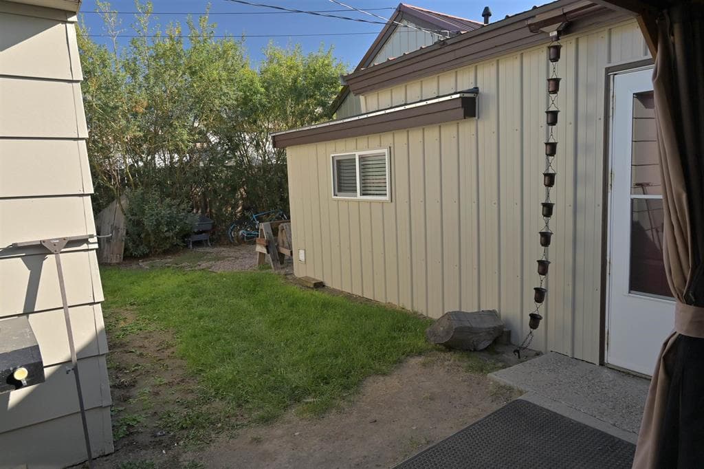 556 N Clark St — photo 24 of 24
