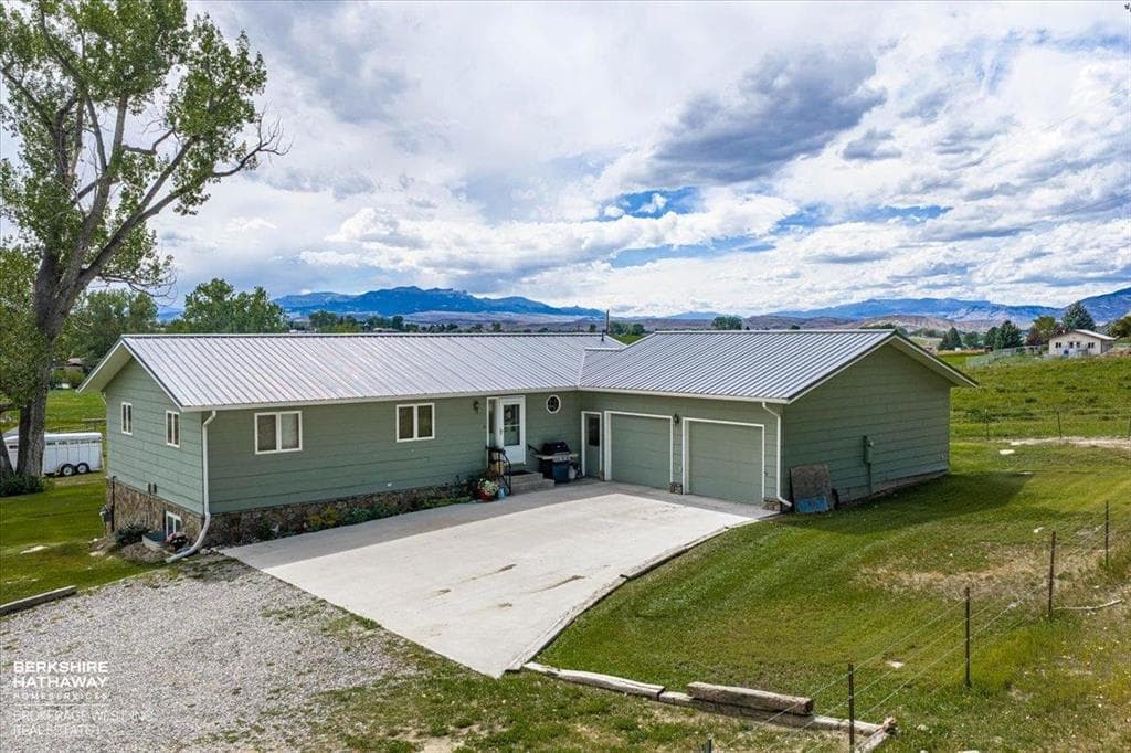 15 Manning Rd — photo 4 of 25