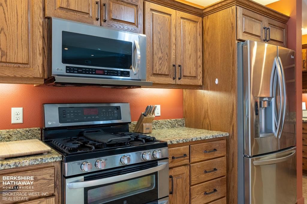 914 Skyline Dr — photo 17 of 25