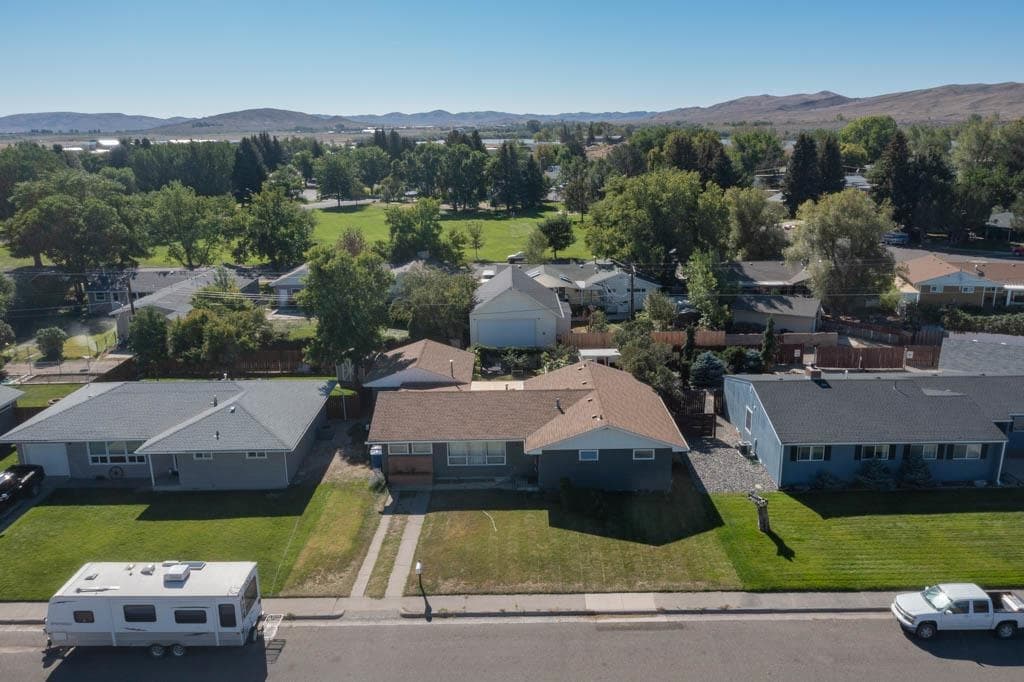 2108 Shoshoni Trail N — photo 5 of 25