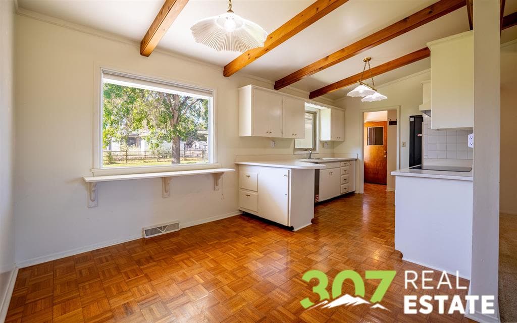 2704 Cowgill Rd — photo 4 of 25