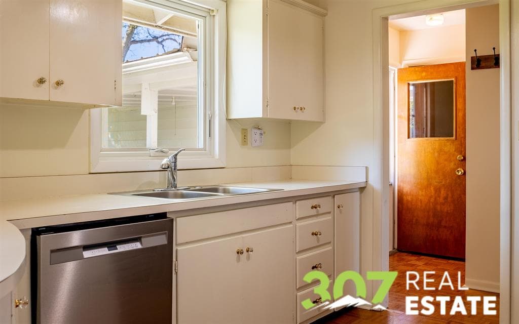 2704 Cowgill Rd — photo 6 of 25