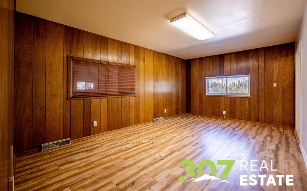 2704 Cowgill Rd — photo 9 of 25