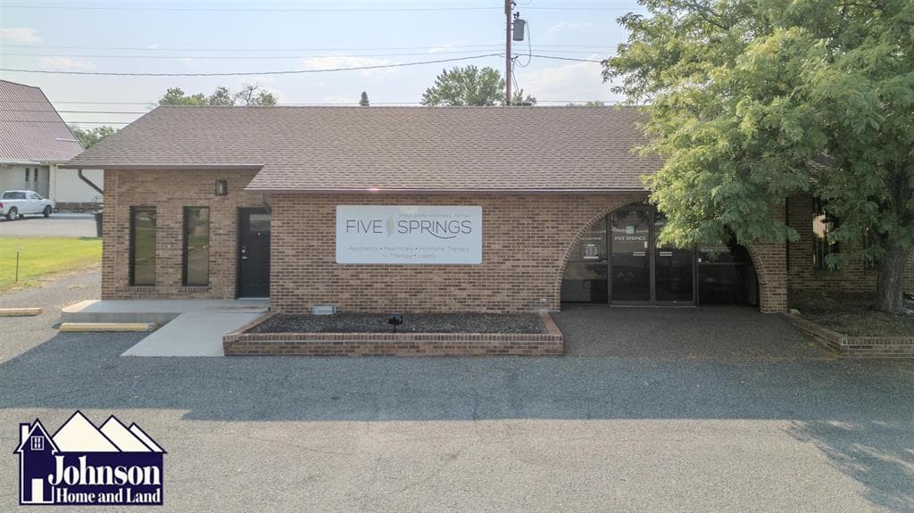 246 N Absaroka St — photo 2 of 25