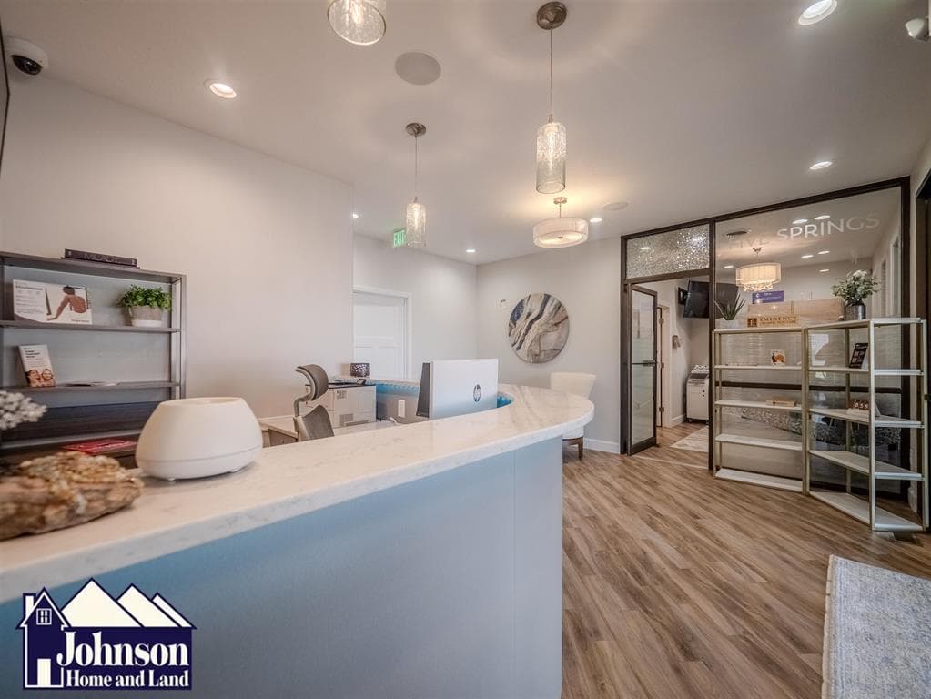 246 N Absaroka St — photo 11 of 25