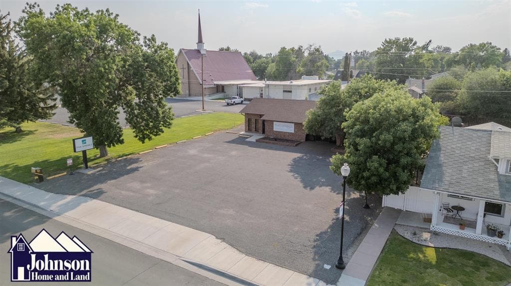 246 N Absaroka St — photo 3 of 25