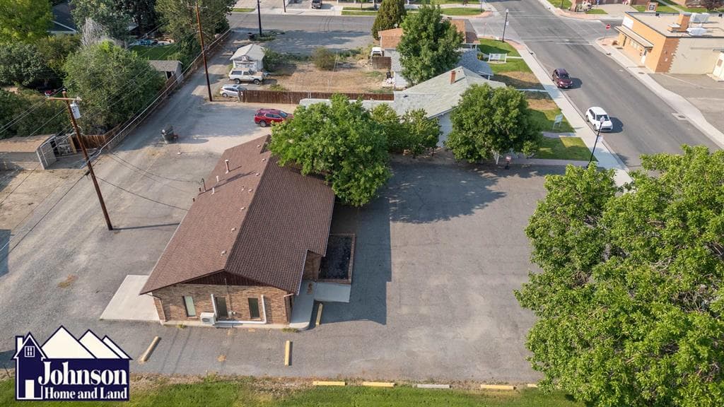 246 N Absaroka St — photo 4 of 25