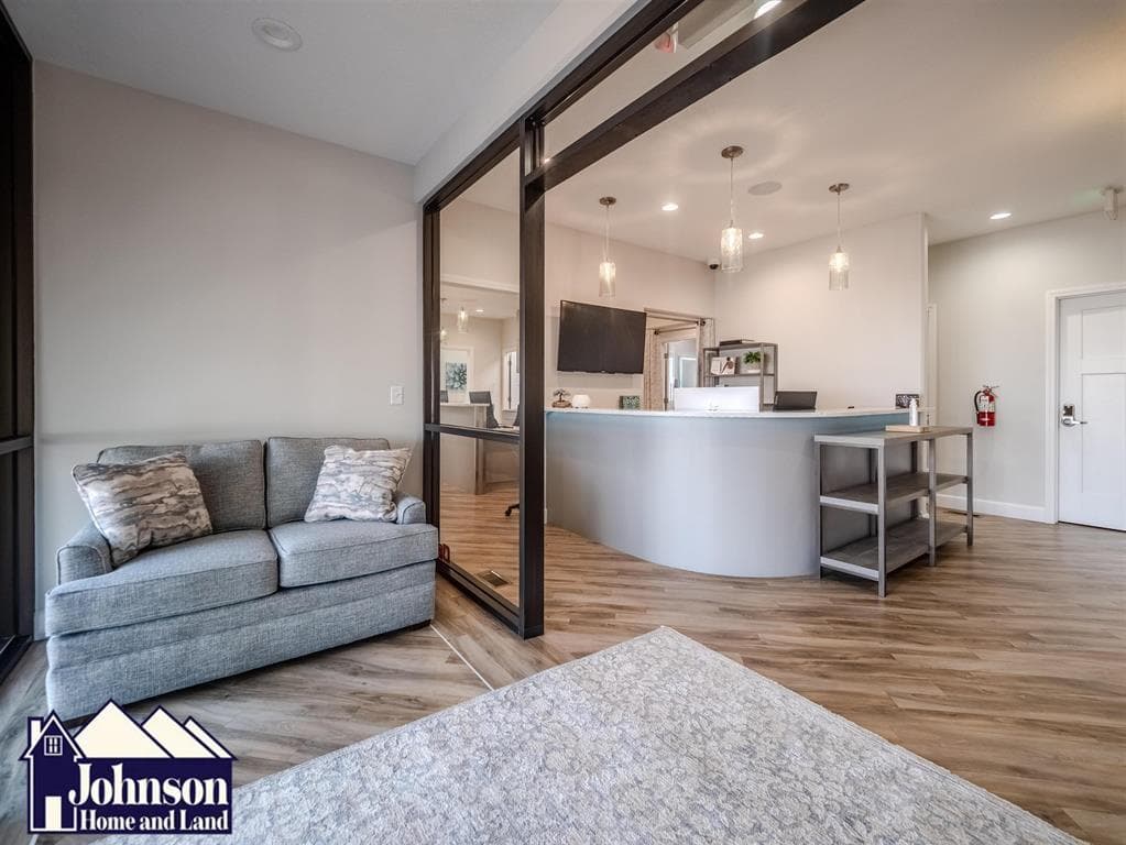 246 N Absaroka St — photo 9 of 25