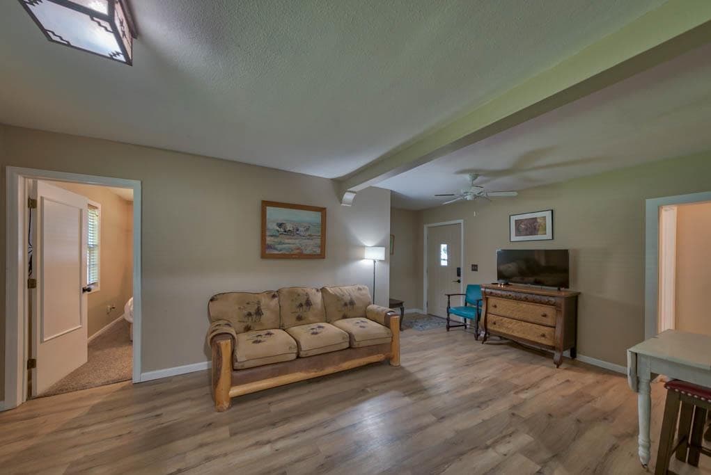 817 West Wyoming Ave — photo 3 of 25