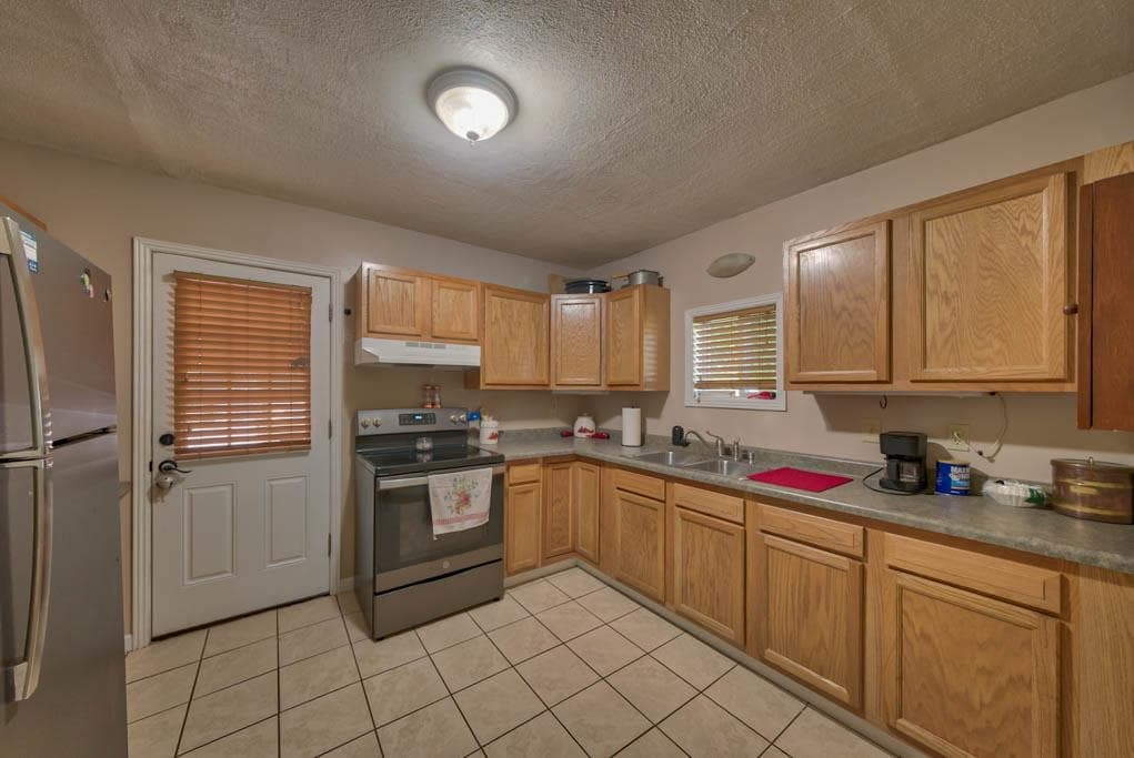 817 West Wyoming Ave — photo 6 of 25