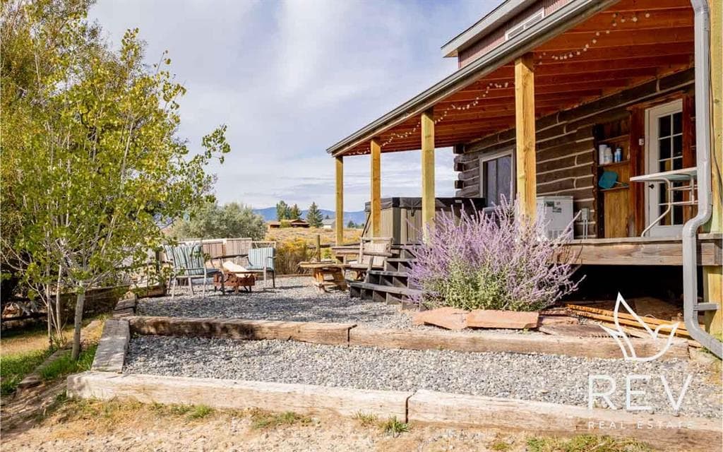 6 Arabian Ln — photo 2 of 25