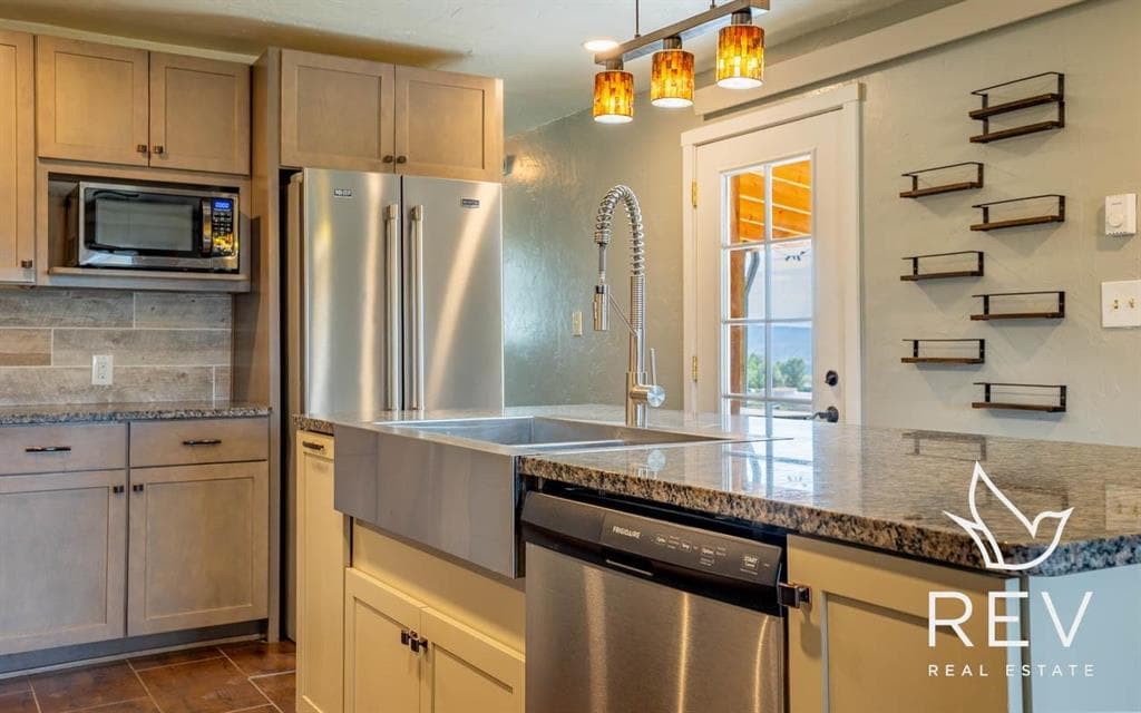 6 Arabian Ln — photo 4 of 25