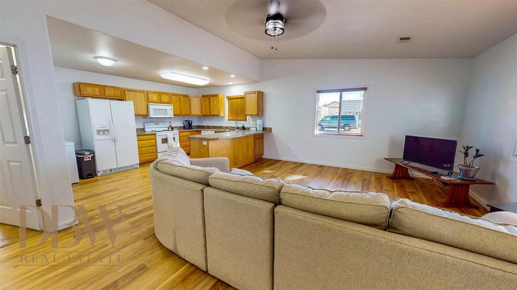 166 N Bernard St — photo 3 of 25