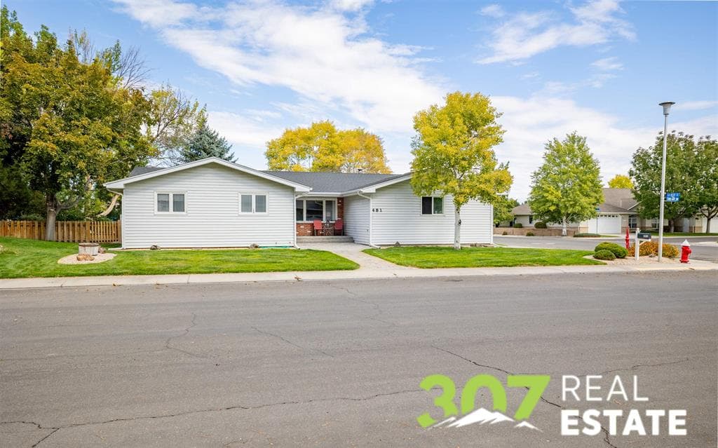 481 Sunlight Dr — photo 2 of 25