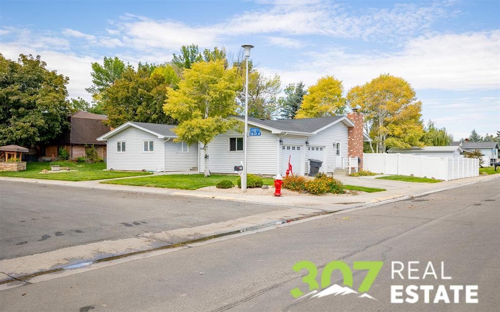 481 Sunlight Dr — photo 3 of 25