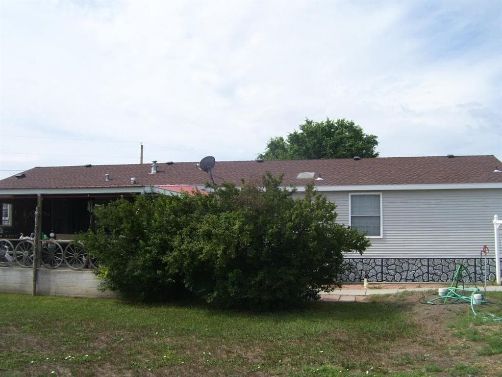 10 Adams Dr — photo 2 of 16