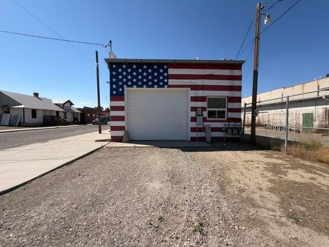 1123 Big Horn Ave — photo 3 of 19